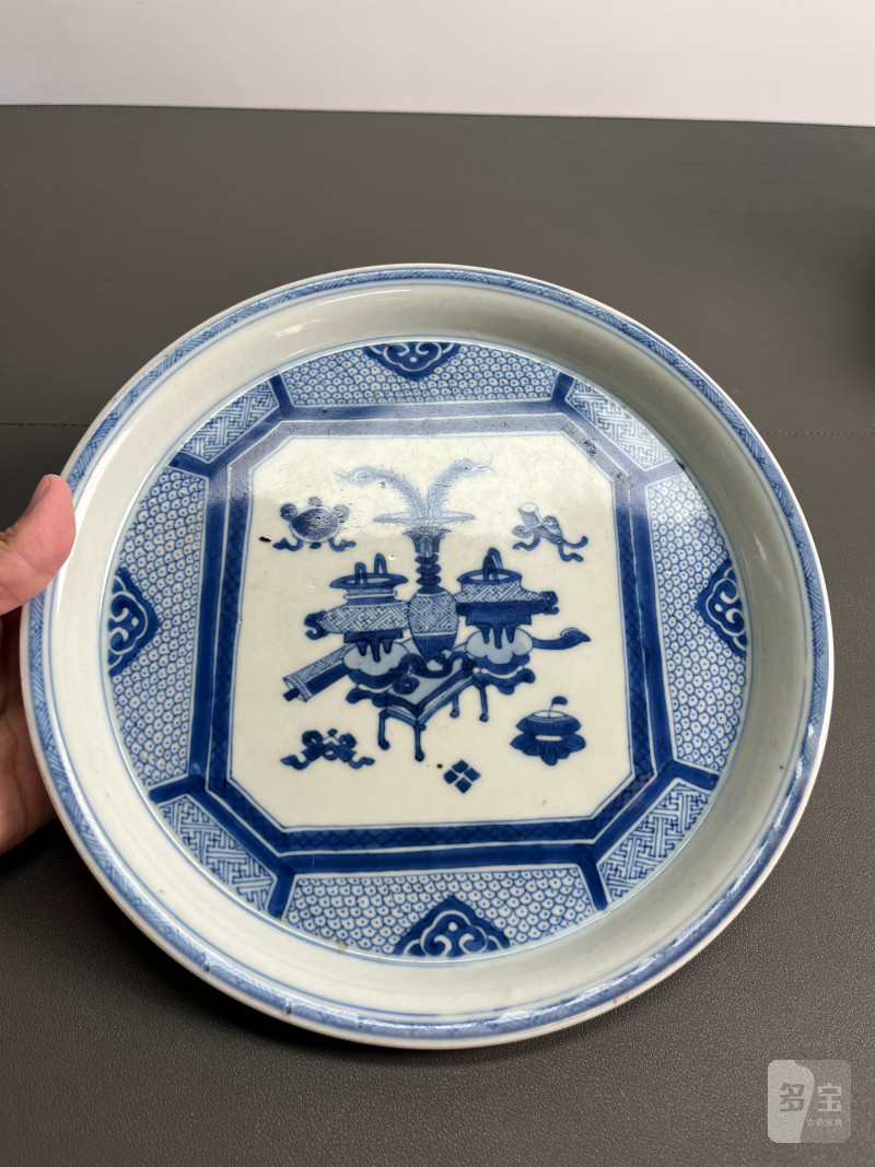 清康熙 青花博古纹大茶盘 - 图3